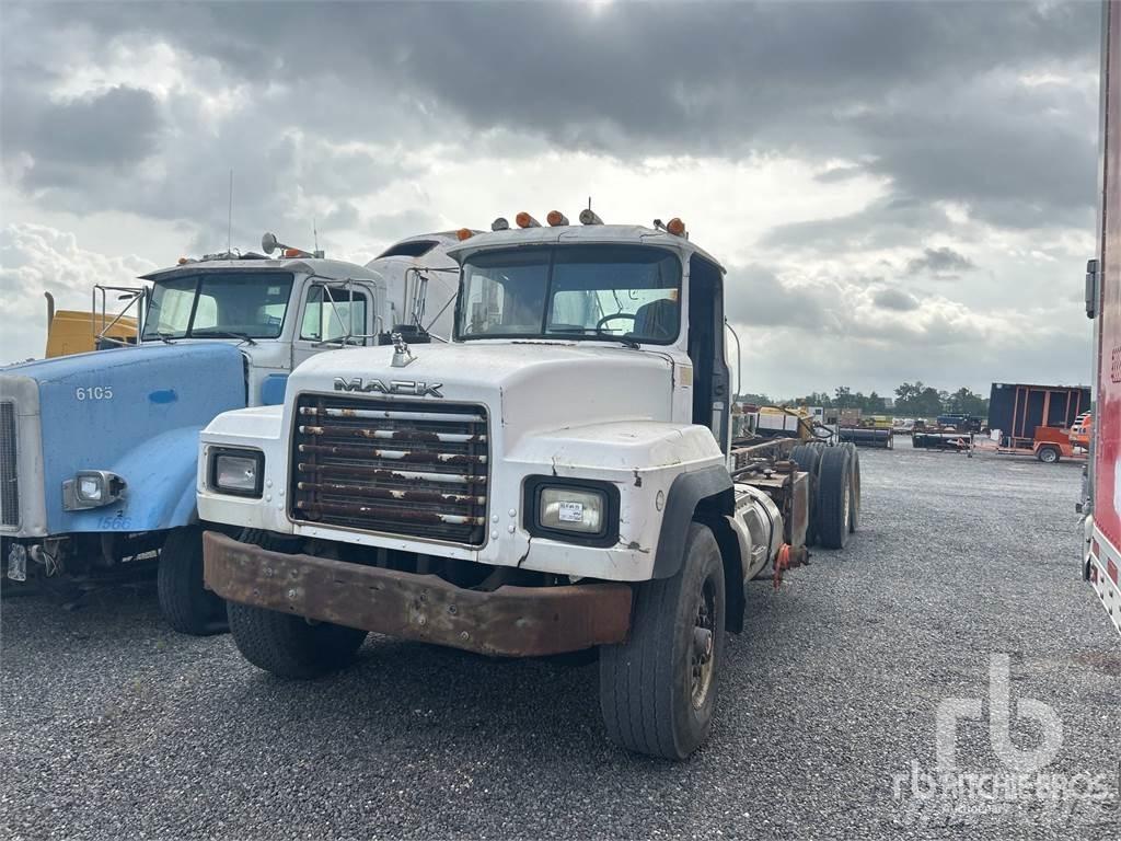 Mack RD688S 平板车