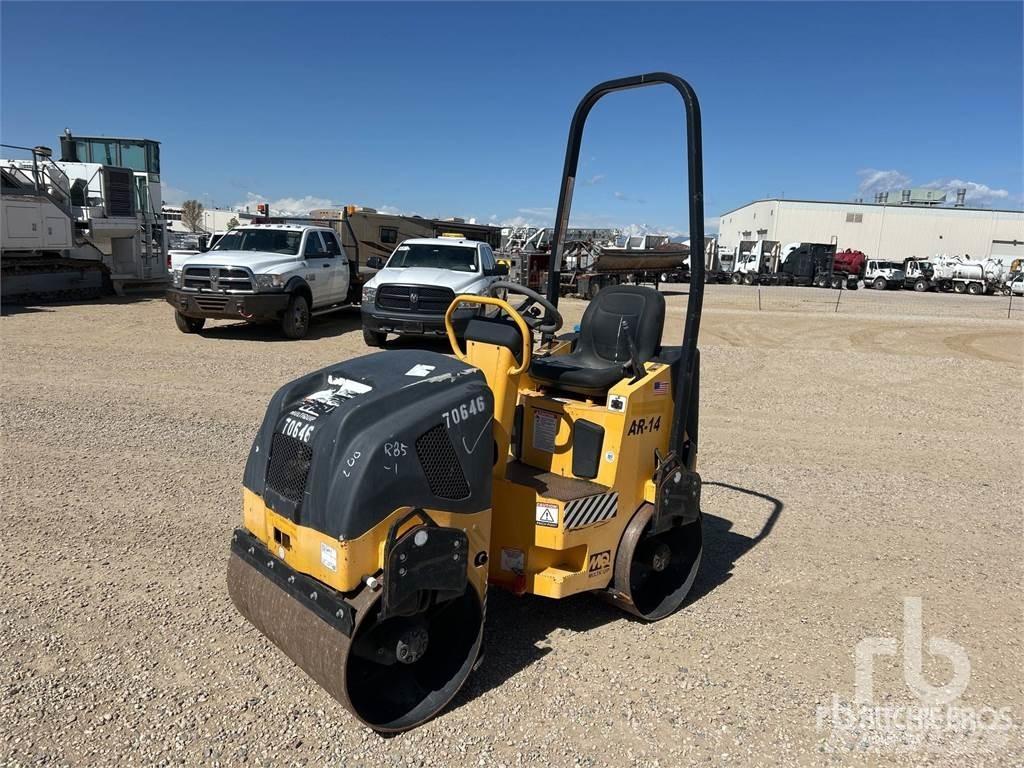 MultiQuip AR14H 双轮压路机