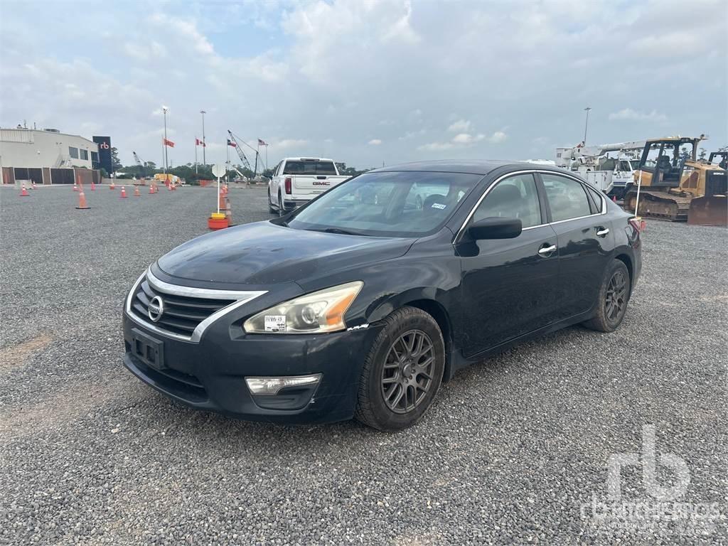 Nissan ALTIMA 汽车