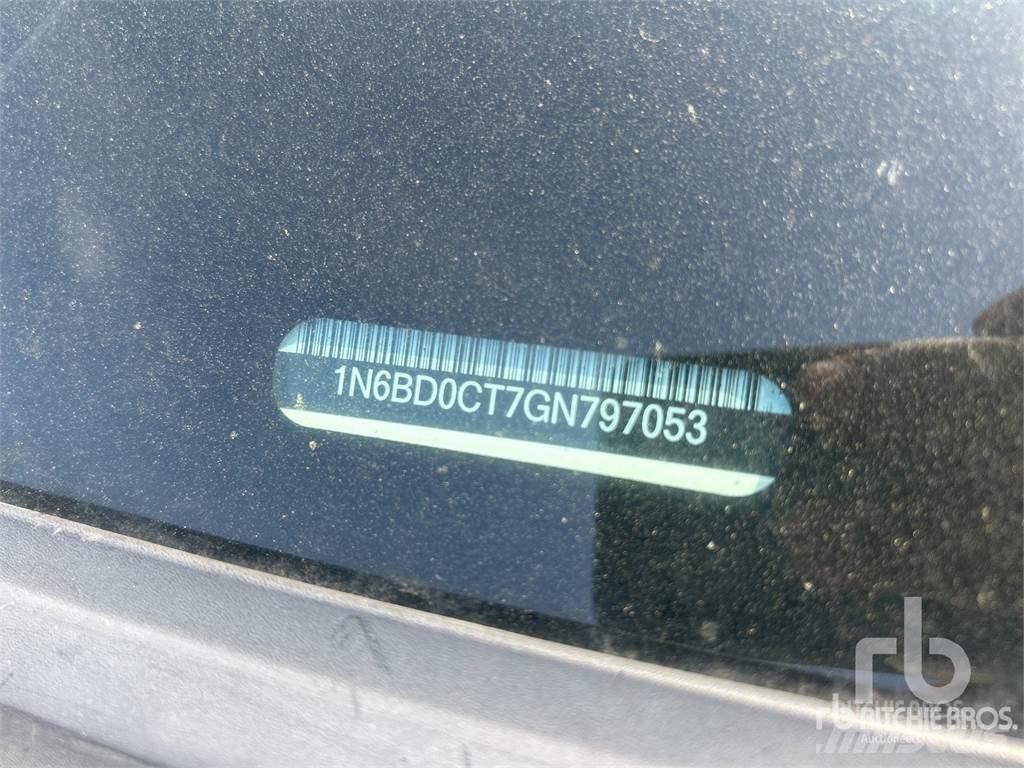 Nissan FRONTIER 皮卡车