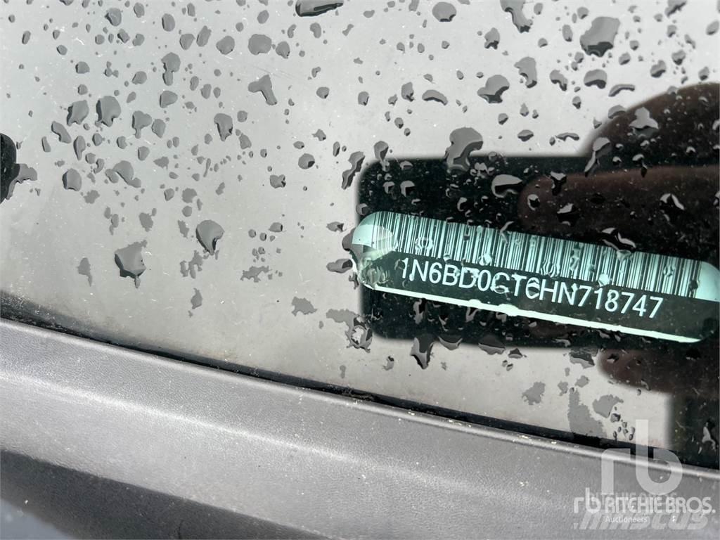Nissan FRONTIER 皮卡车