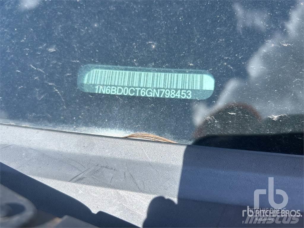 Nissan FRONTIER 皮卡车