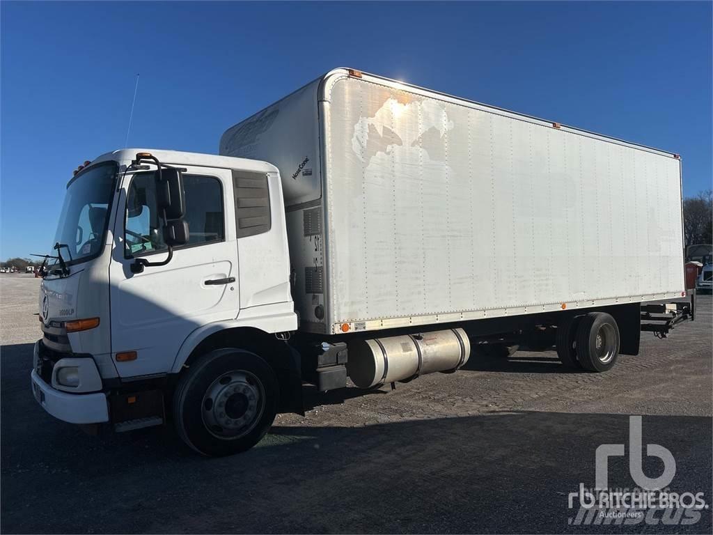 Nissan UD2600 大型面包车