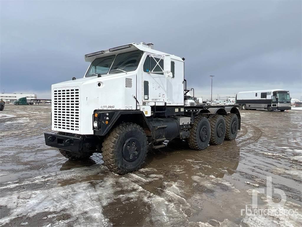 Oshkosh M1070 绞盘车