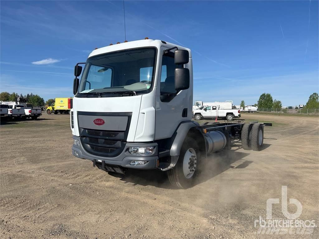 Peterbilt 220 平板车