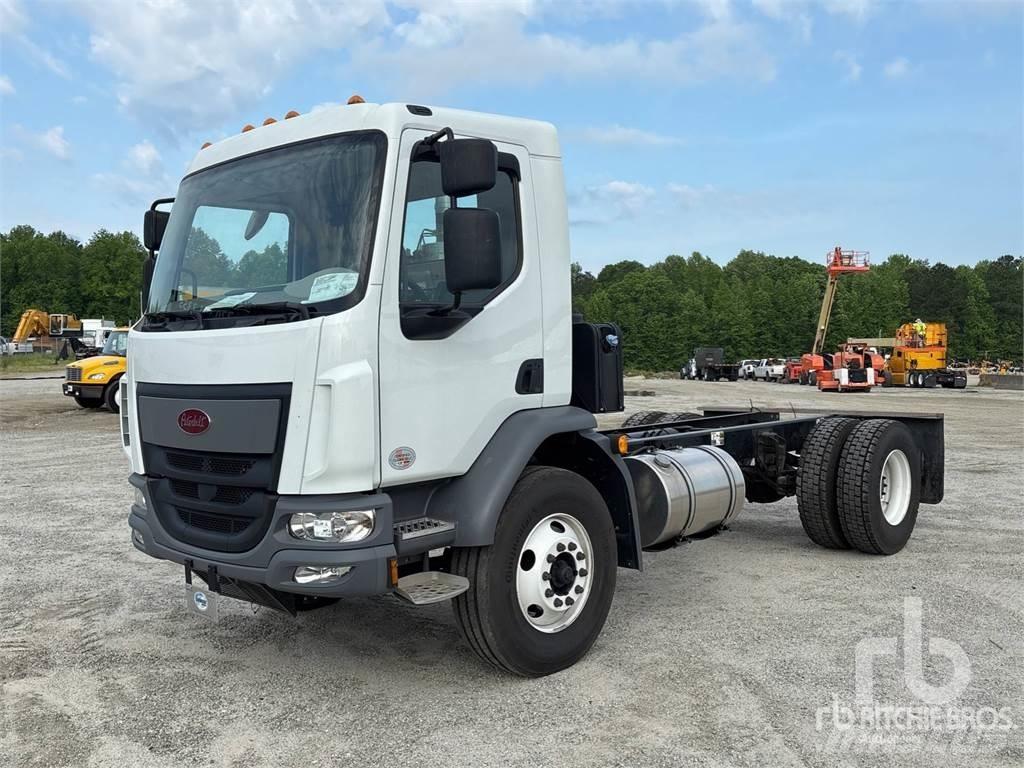 Peterbilt 220 平板车