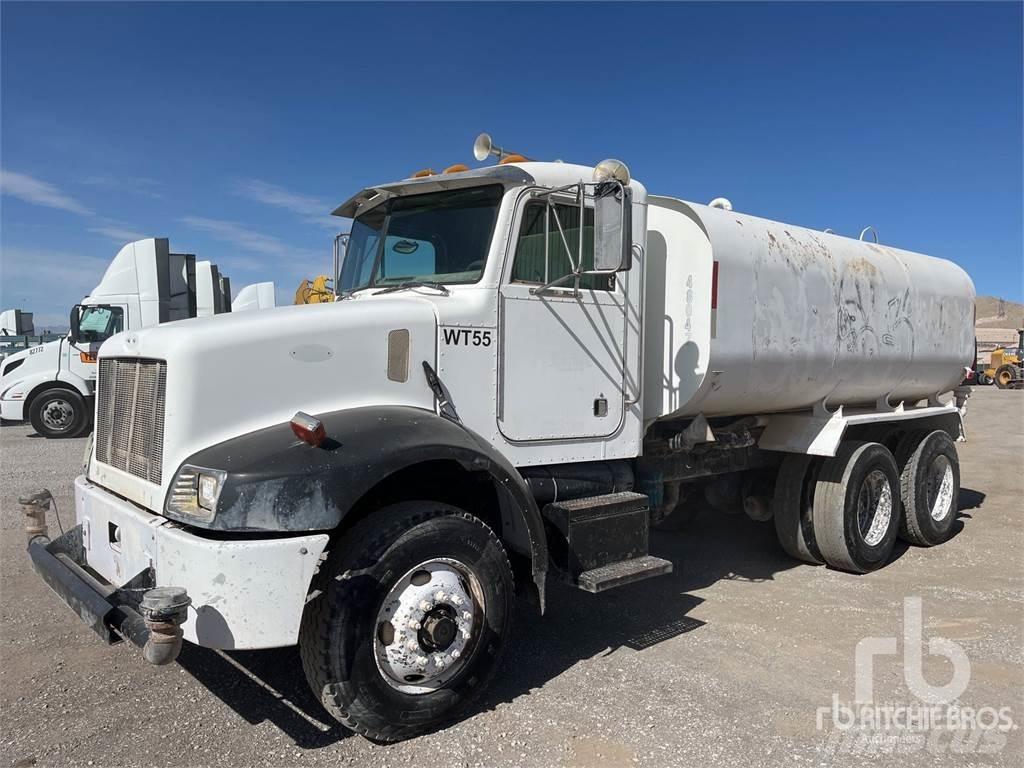 Peterbilt 330 水罐车