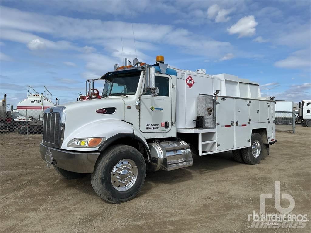 Peterbilt 335 油罐车