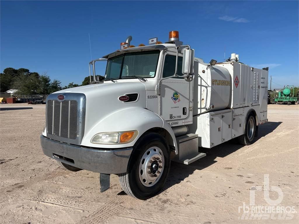Peterbilt 335 油罐车