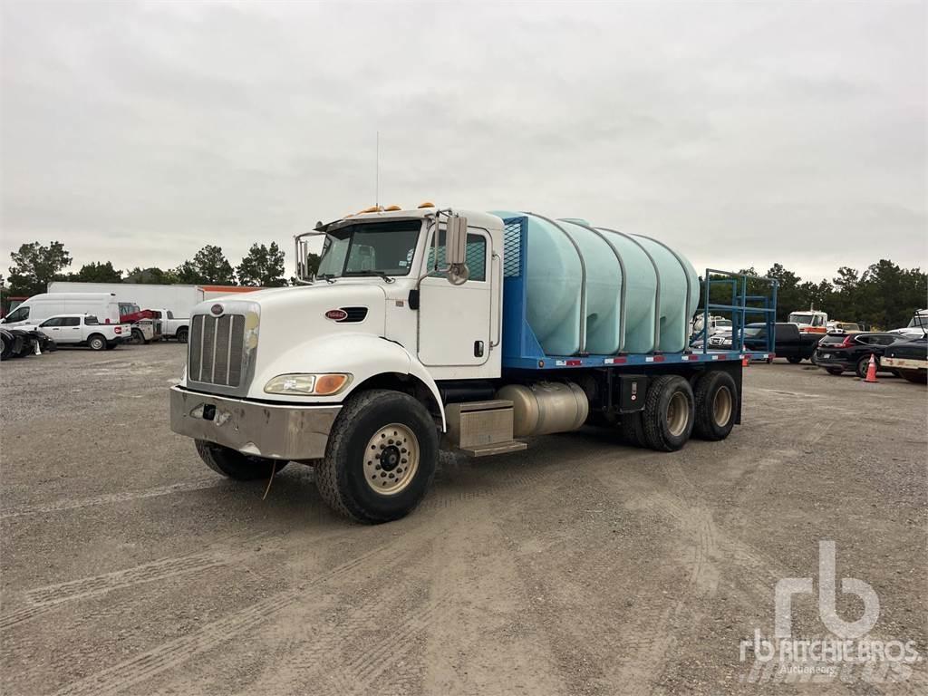 Peterbilt 335 水罐车