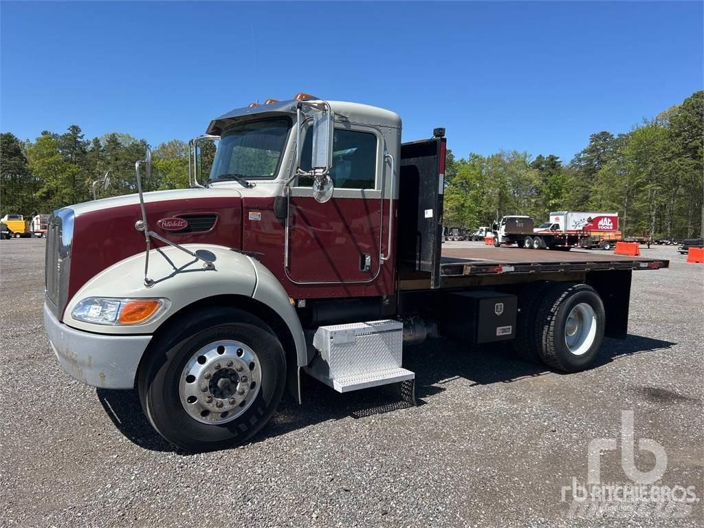 Peterbilt 337 平板栏板货车