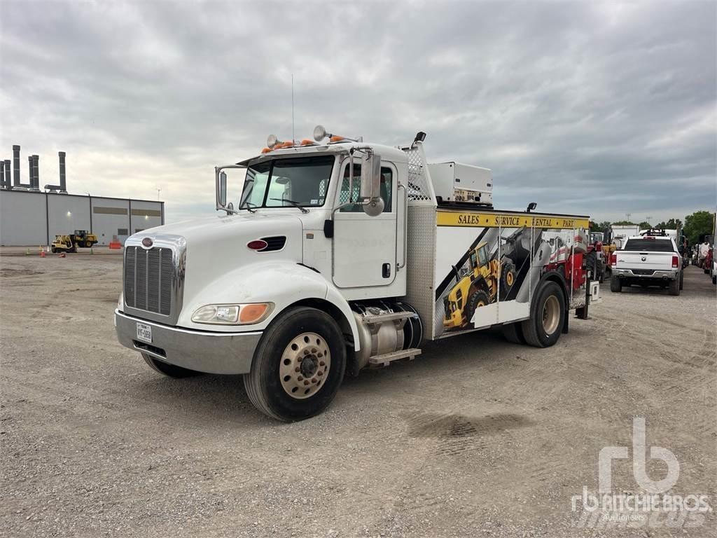 Peterbilt 337 牵引车