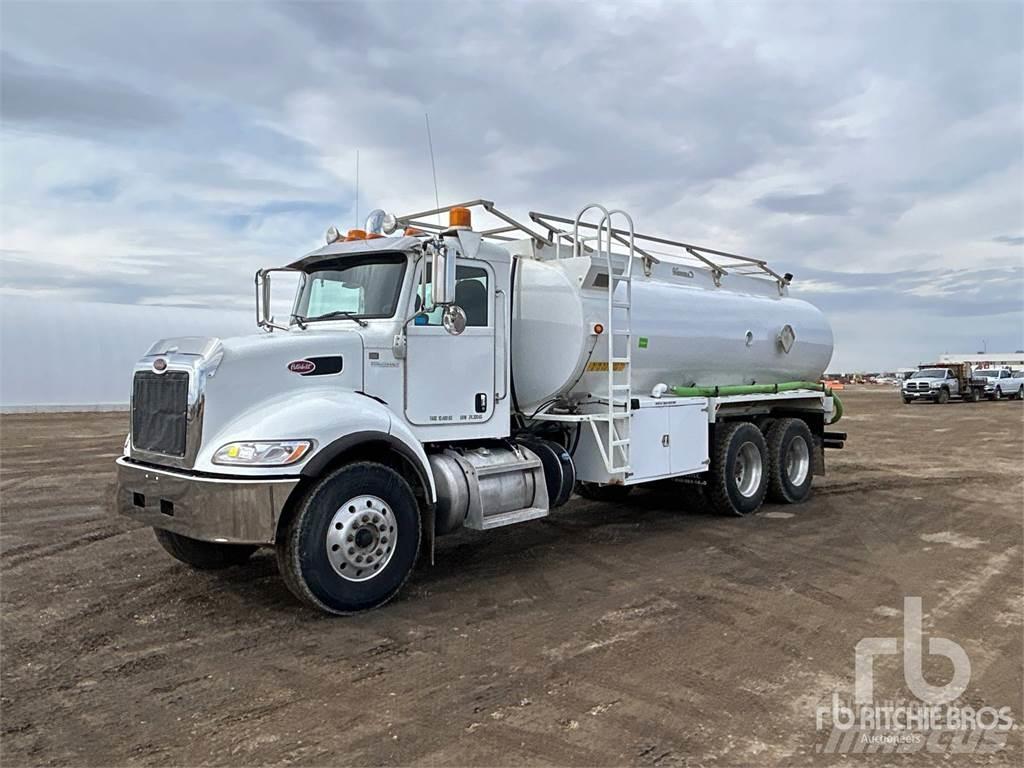 Peterbilt 348 水罐车