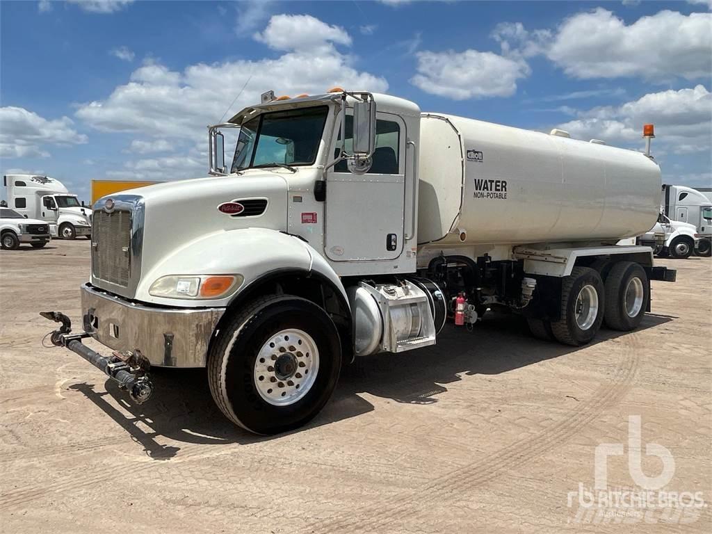 Peterbilt 348 水罐车