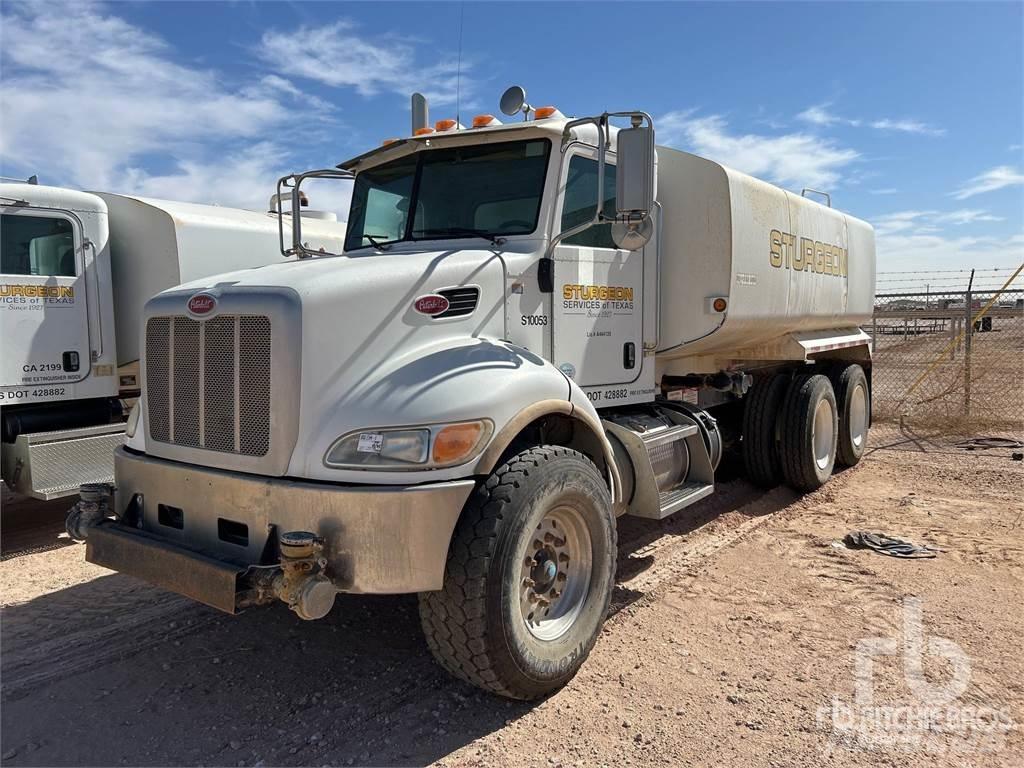 Peterbilt 348 水罐车