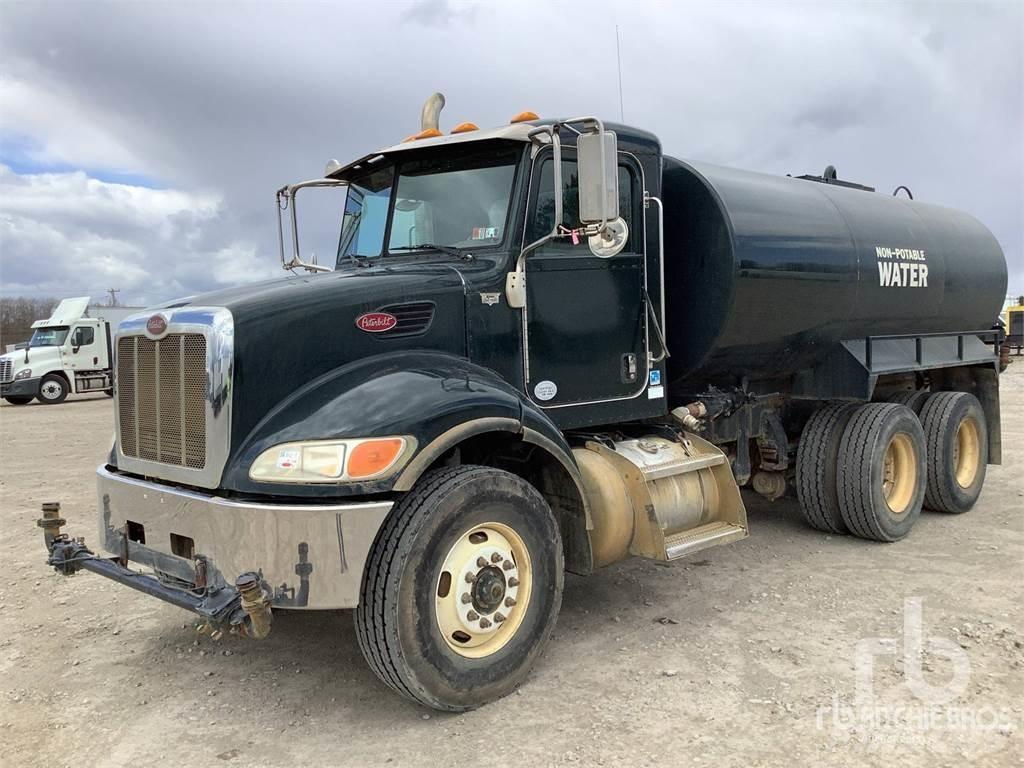 Peterbilt 348 水罐车