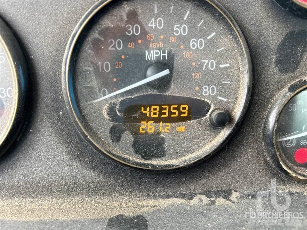 Peterbilt 348 水罐车