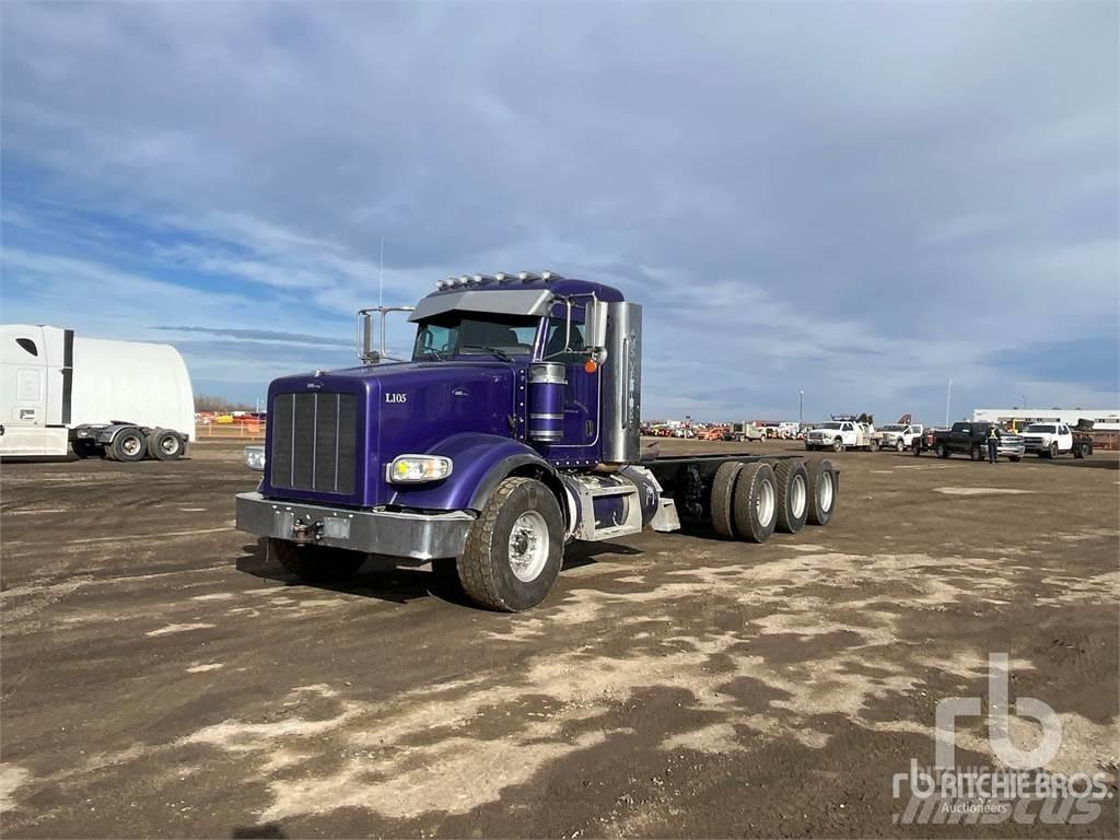 Peterbilt 367 平板车