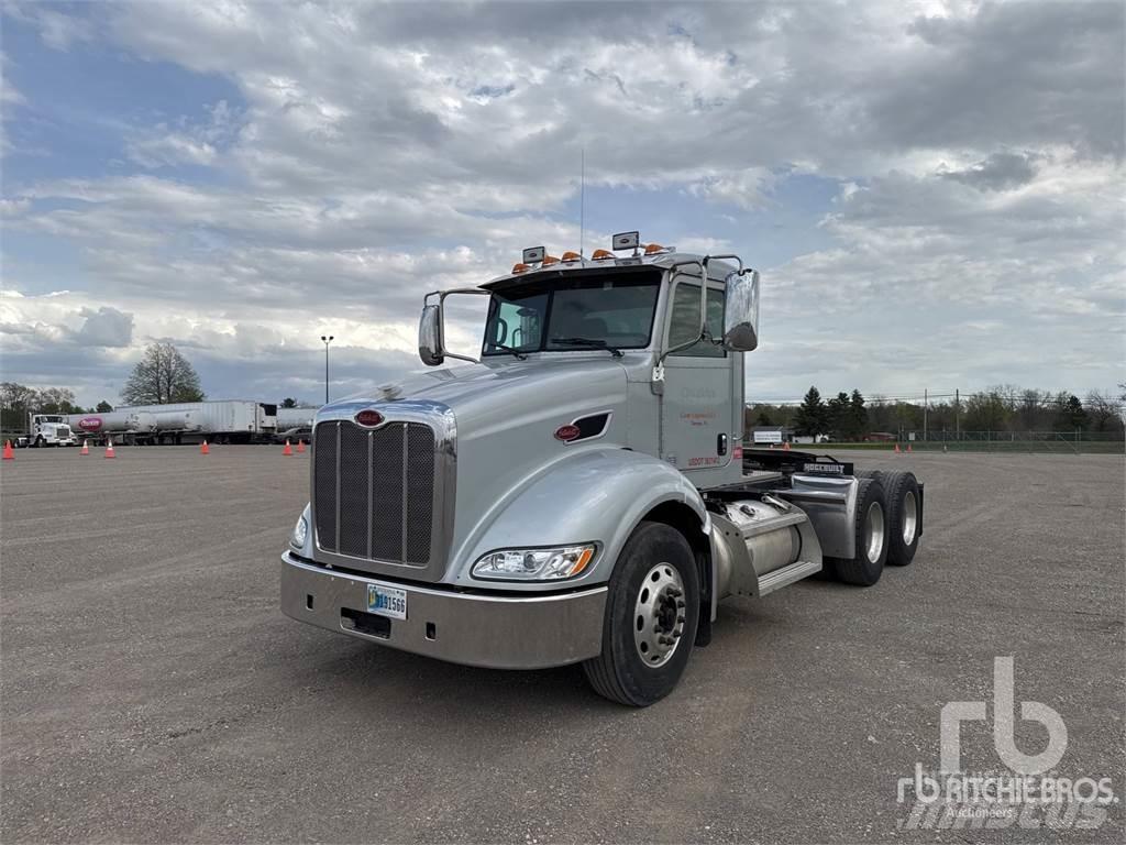Peterbilt 384 牵引车