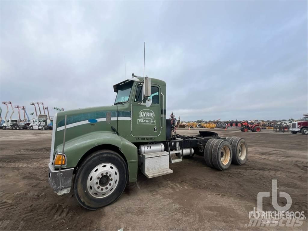 Peterbilt 385 牵引车