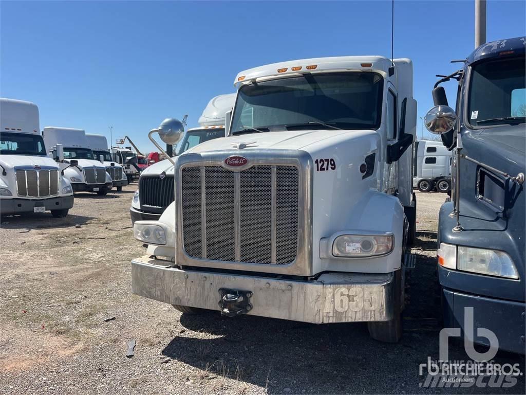 Peterbilt 567 牵引车