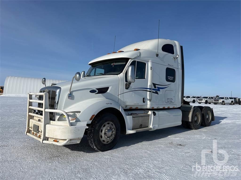 Peterbilt 587 牵引车