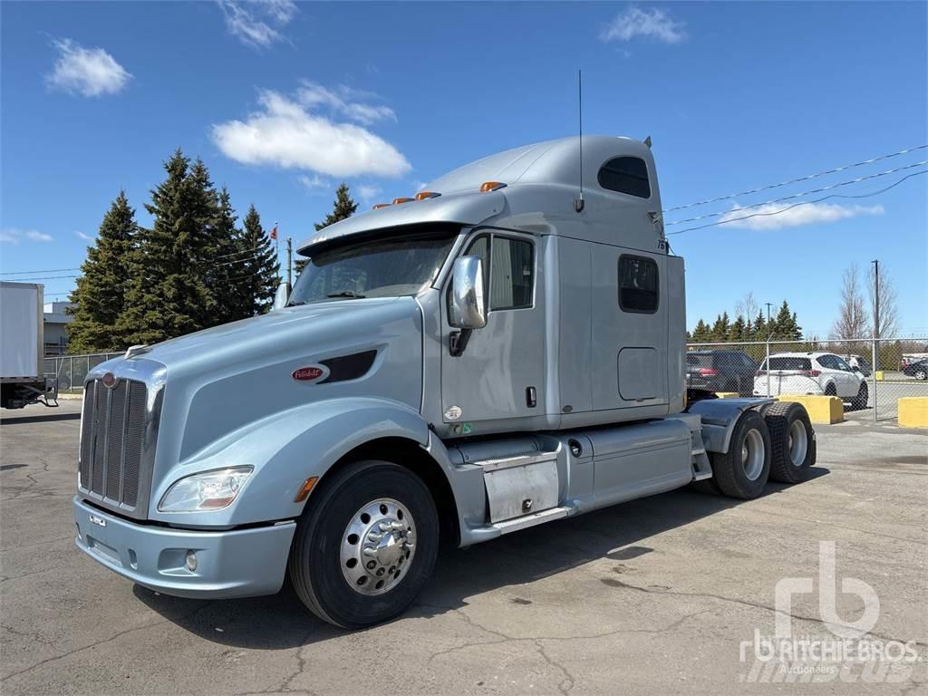 Peterbilt 587 牵引车