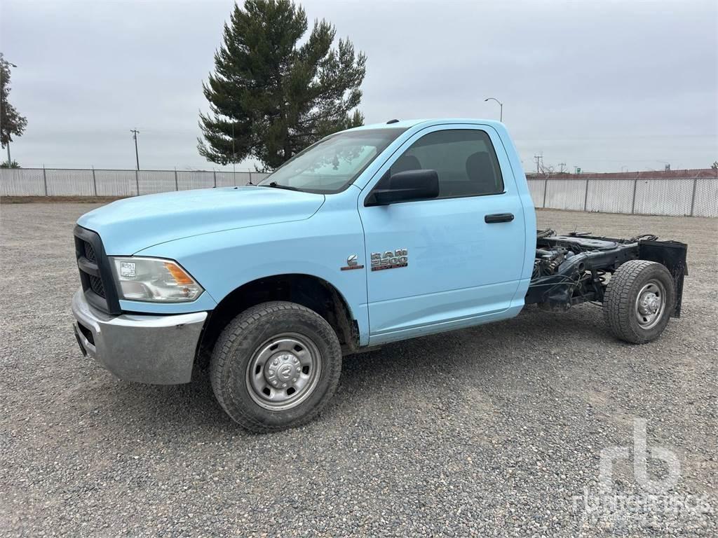 RAM 2500 平板车
