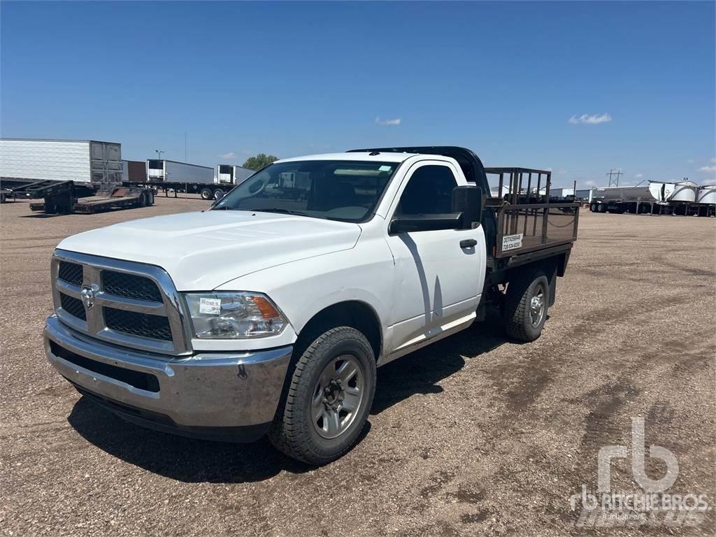 RAM 2500 平板栏板货车