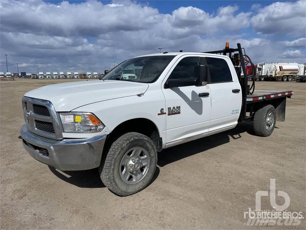 RAM 3500 平板栏板货车