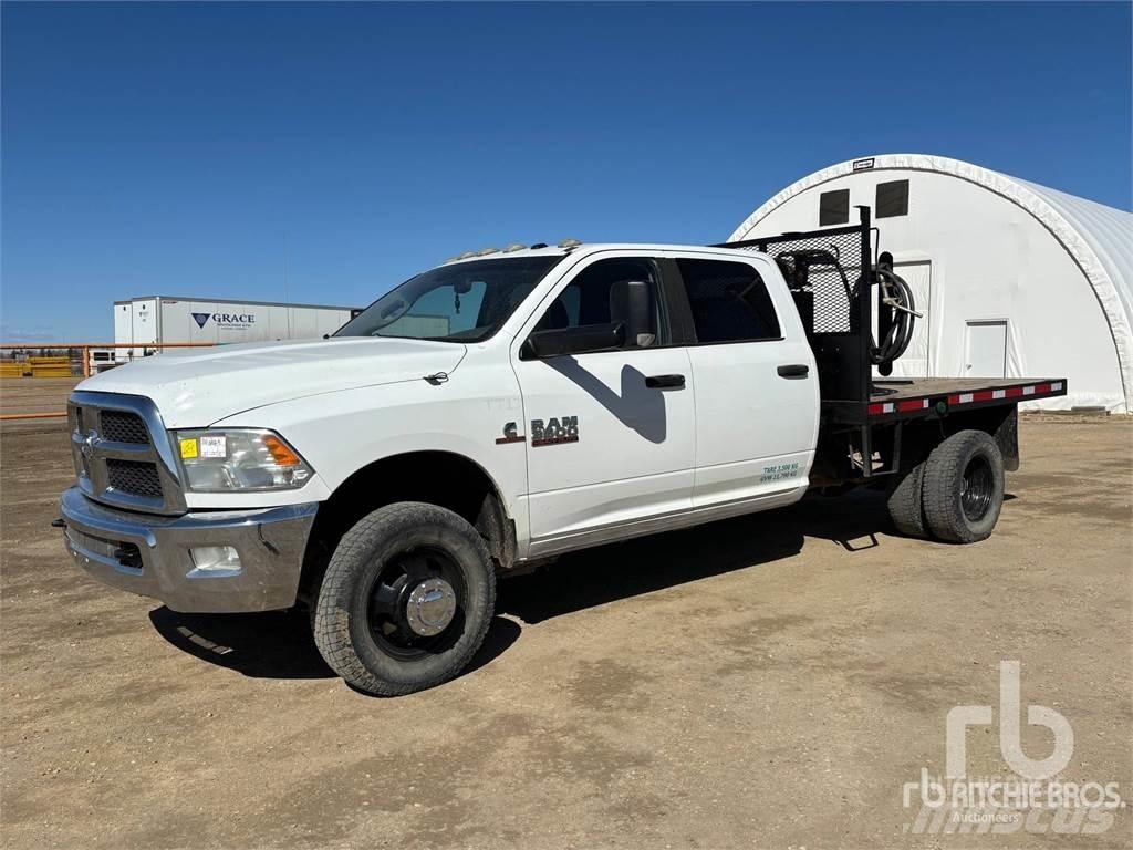 RAM 3500 平板栏板货车