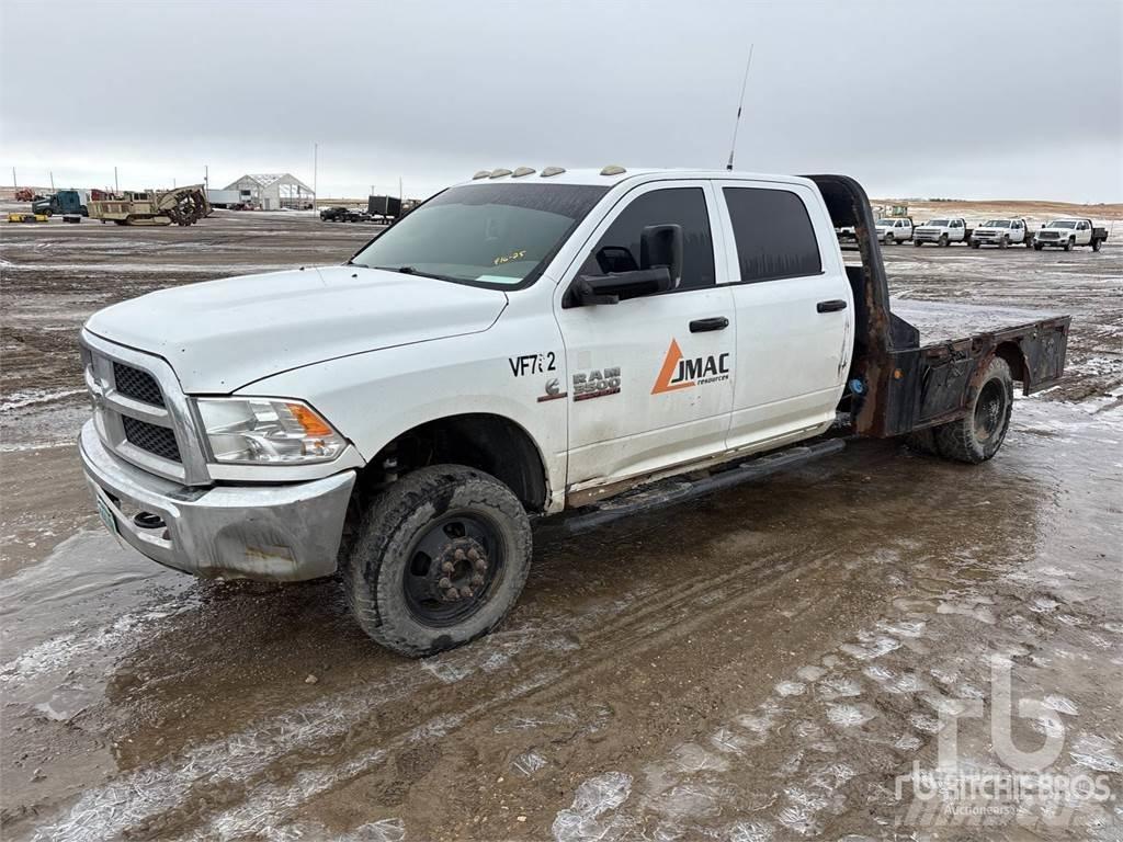 RAM 3500 平板栏板货车