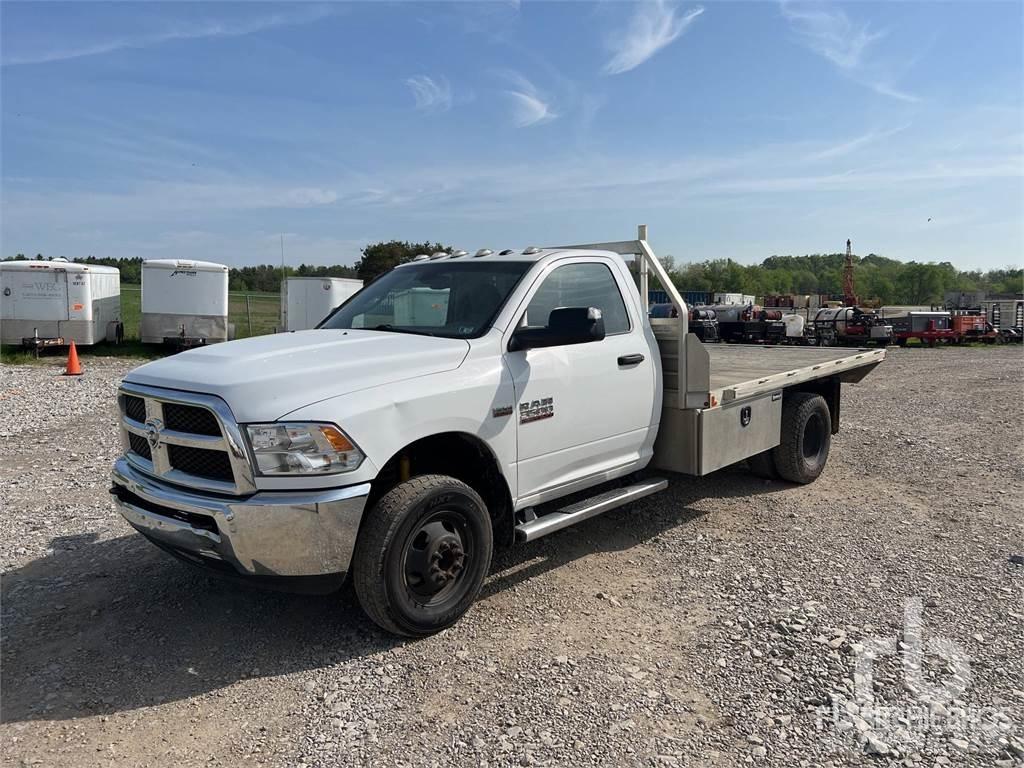 RAM 3500 平板栏板货车
