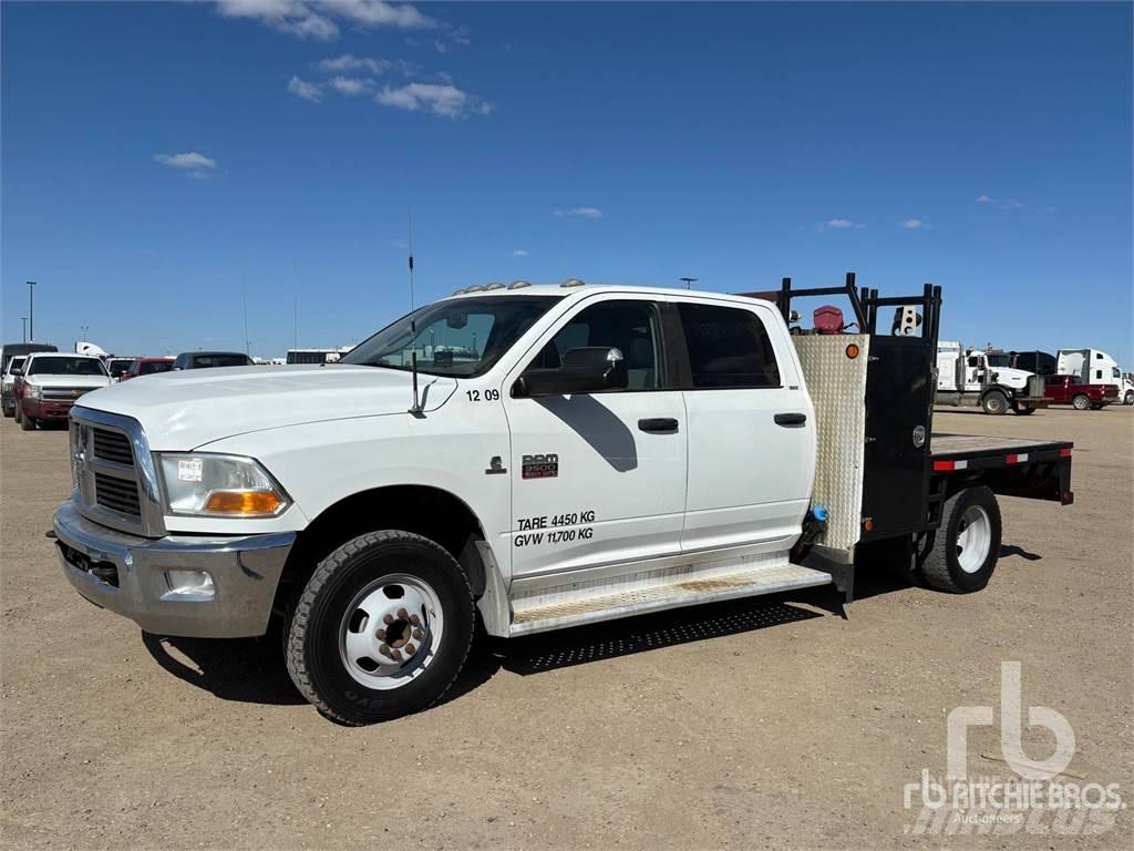 RAM 3500 平板栏板货车