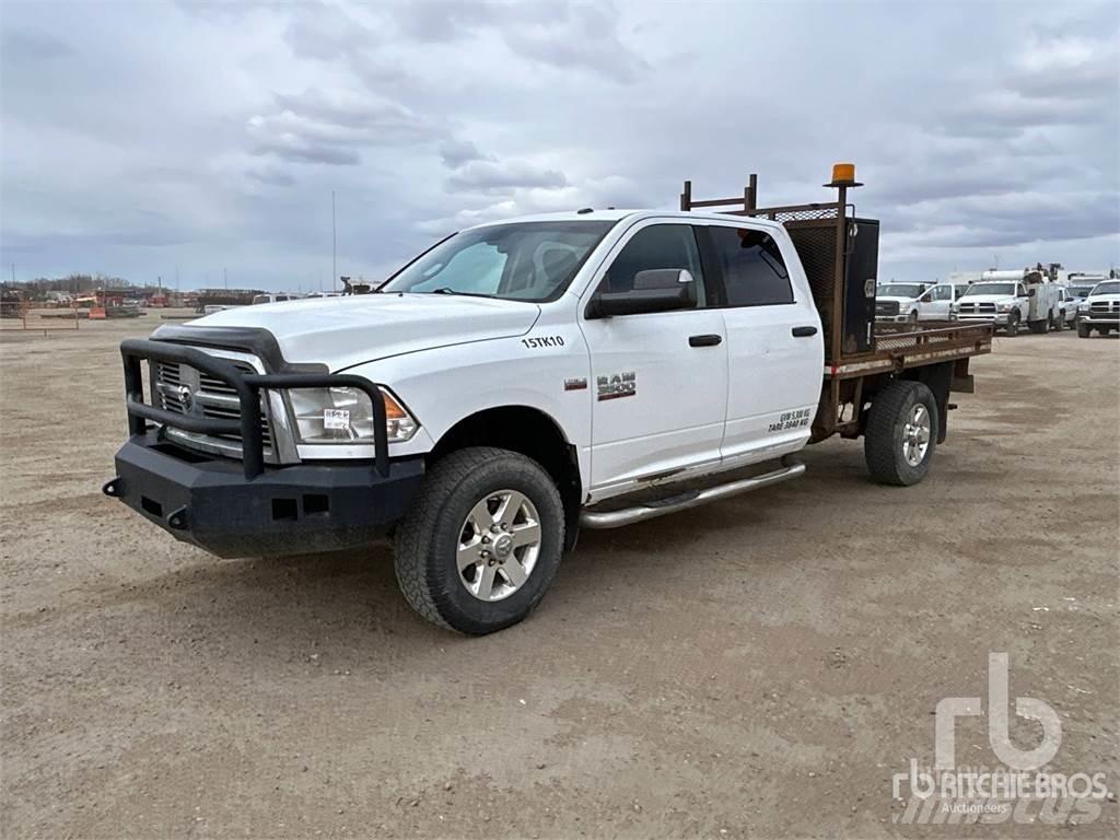 RAM 3500 平板栏板货车
