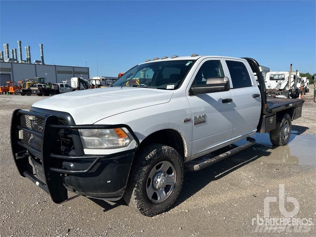 RAM 3500 平板栏板货车