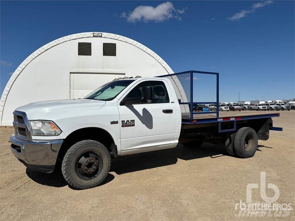 RAM 3500 平板栏板货车