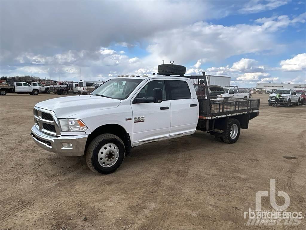 RAM 3500 平板栏板货车