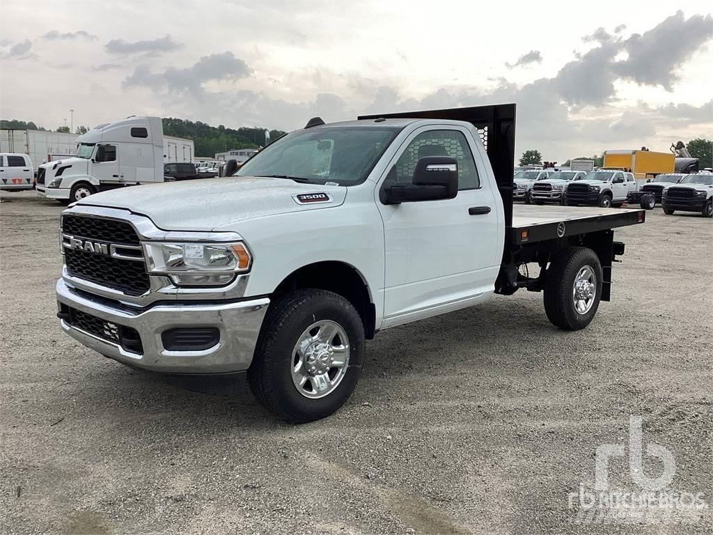 RAM 3500 平板栏板货车