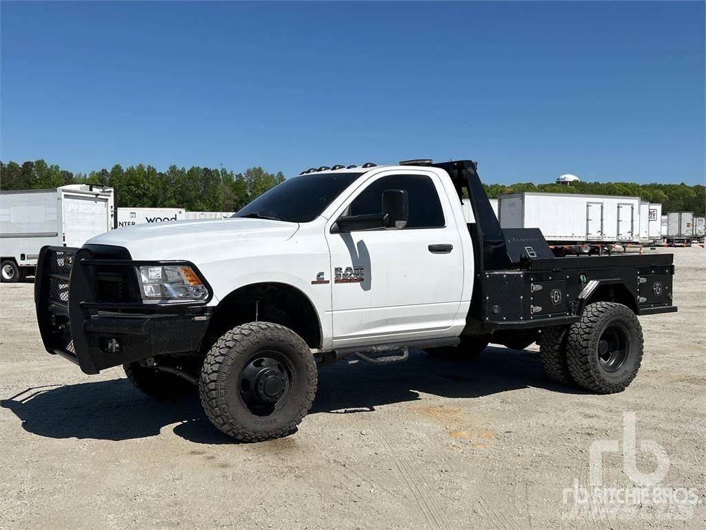 RAM 3500 平板栏板货车
