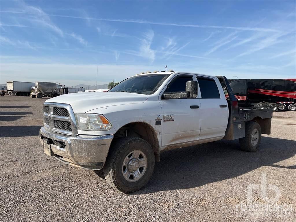 RAM 3500 平板栏板货车