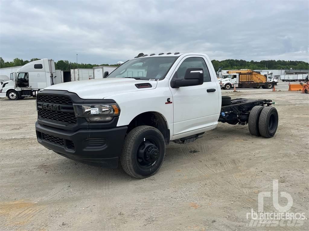 RAM 3500 平板车