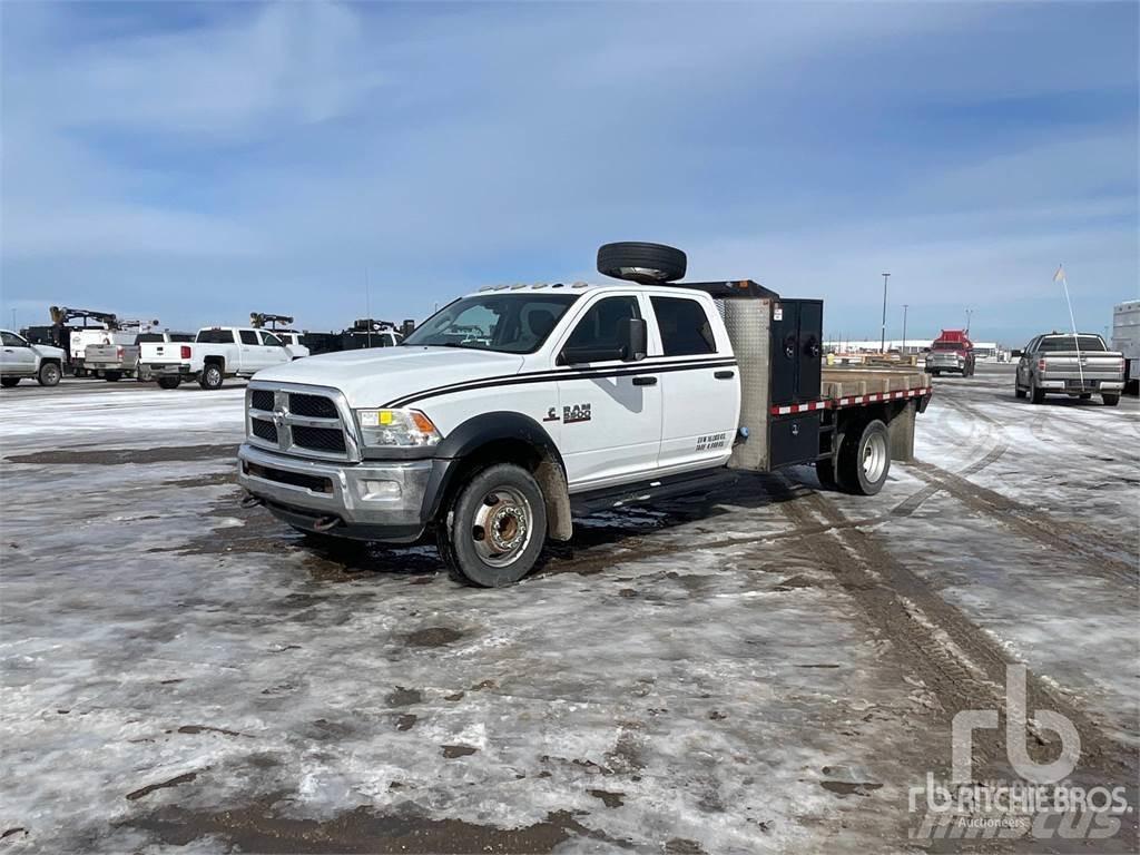 RAM 5500 平板栏板货车