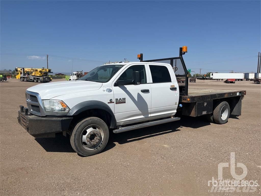 RAM 5500 平板栏板货车