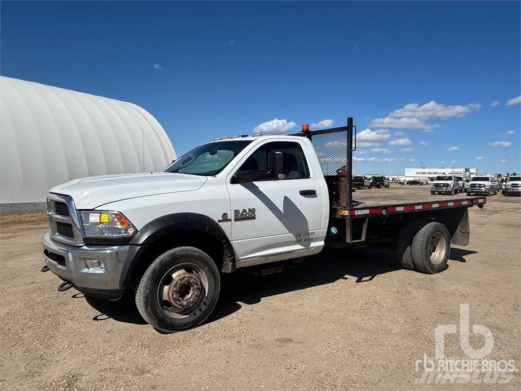 RAM 5500 平板栏板货车