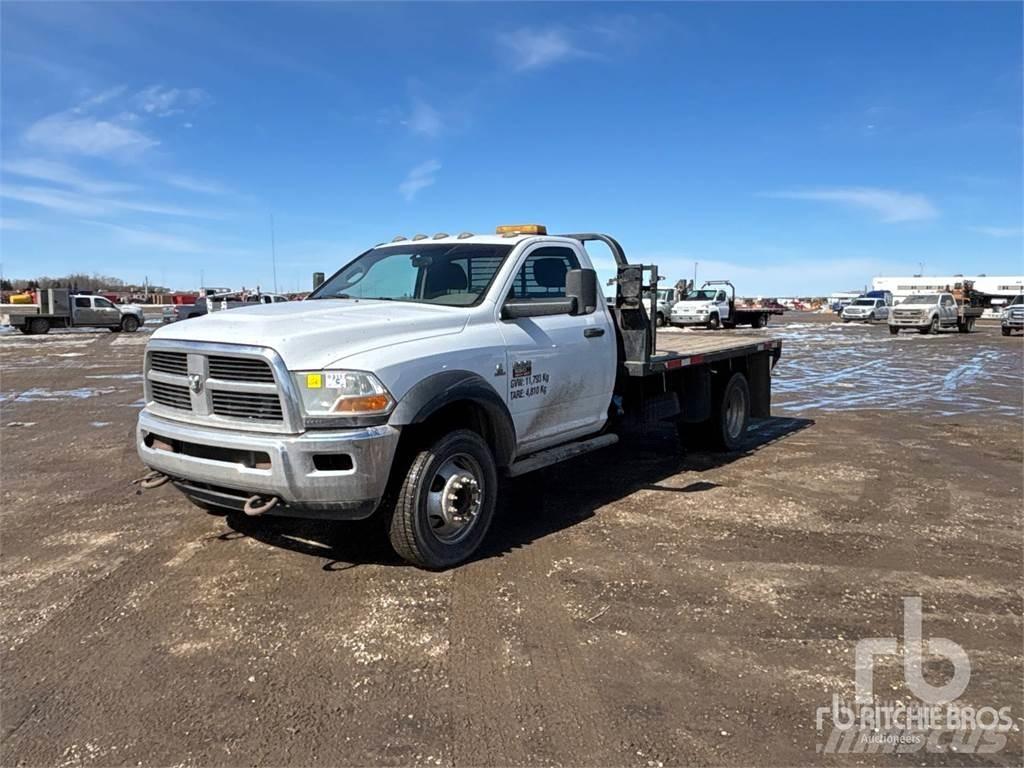 RAM 5500 平板栏板货车