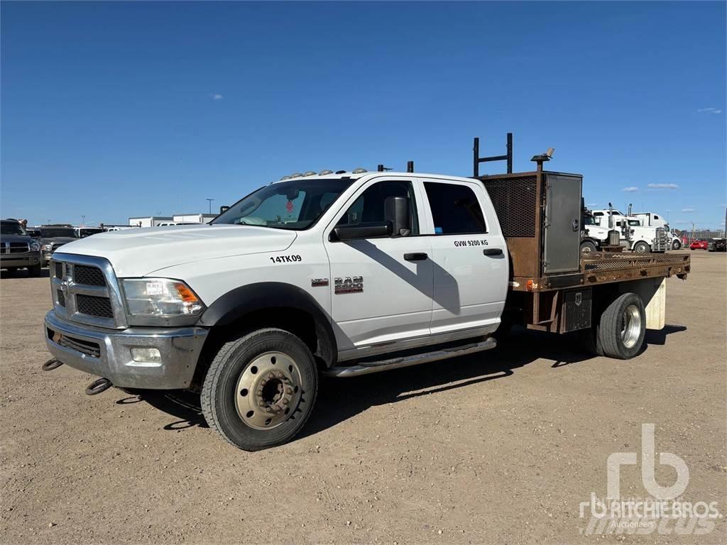 RAM 5500 平板栏板货车
