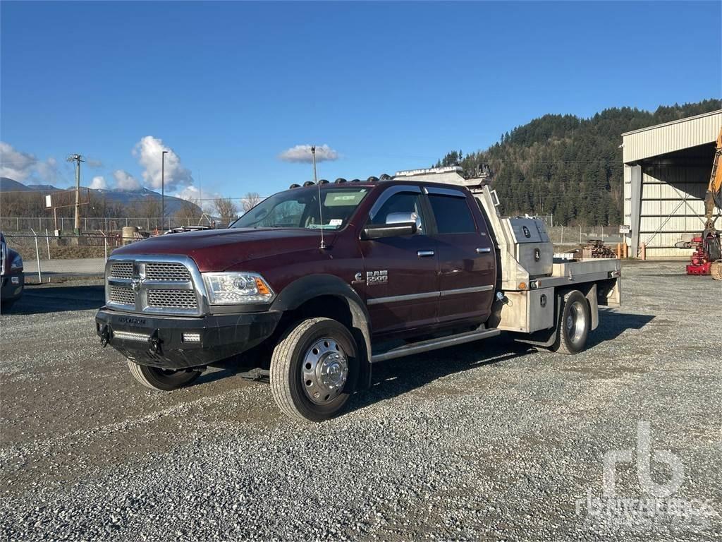 RAM 5500 平板栏板货车