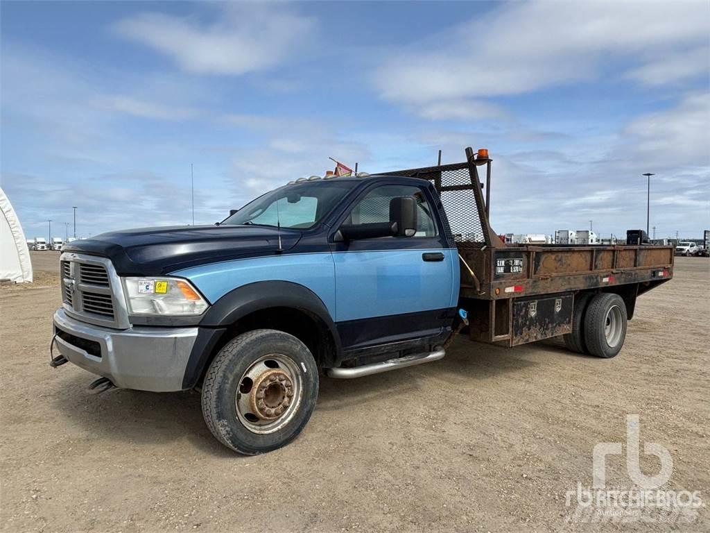 RAM 5500 平板栏板货车