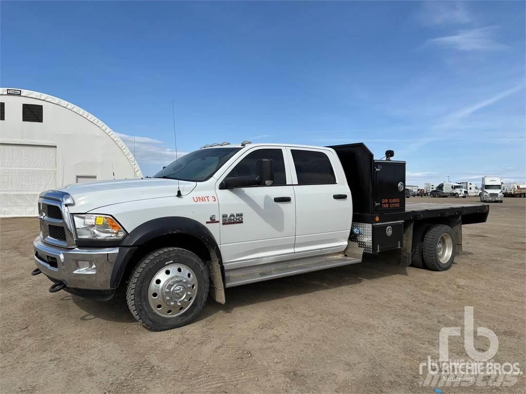 RAM 5500 平板栏板货车